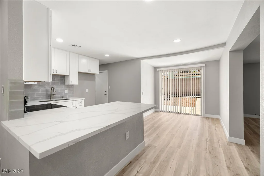 5817 Glen Eagles, Las Vegas, NV 89108
