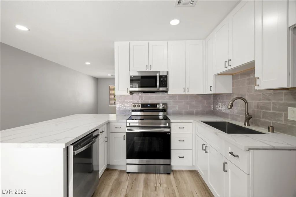 5817 Glen Eagles, Las Vegas, NV 89108