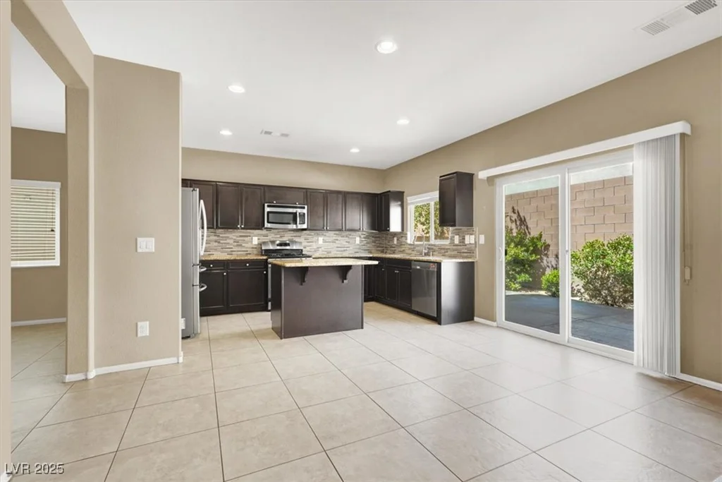 7931 Mineral Peak, Las Vegas, NV 89166