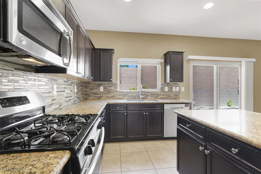 7931 Mineral Peak, Las Vegas, NV 89166