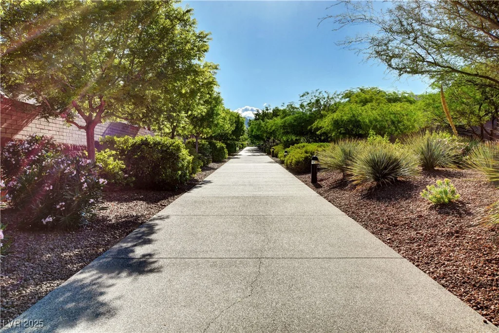 7931 Mineral Peak, Las Vegas, NV 89166