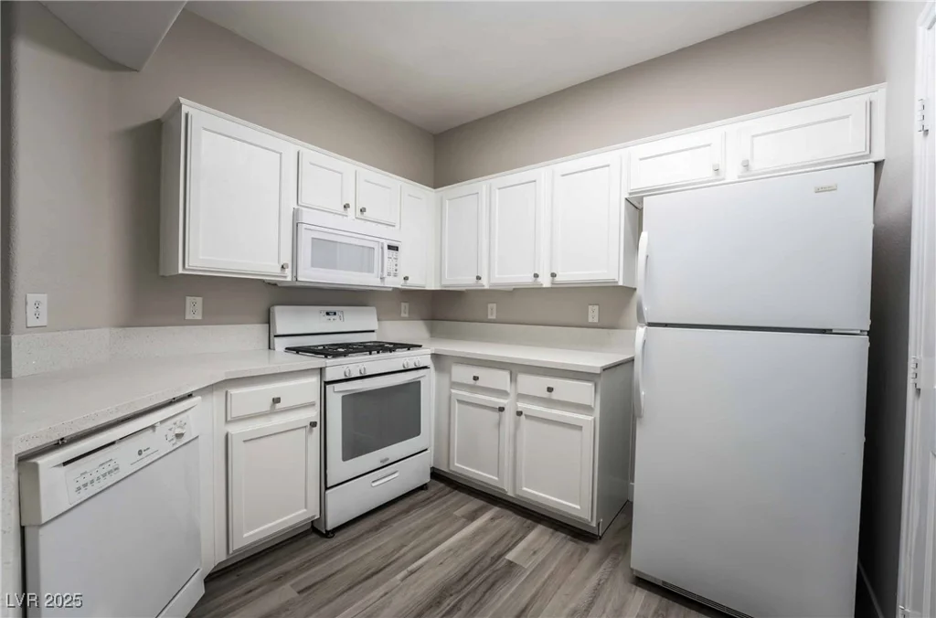 5855 Valley, North Las Vegas, NV 89031