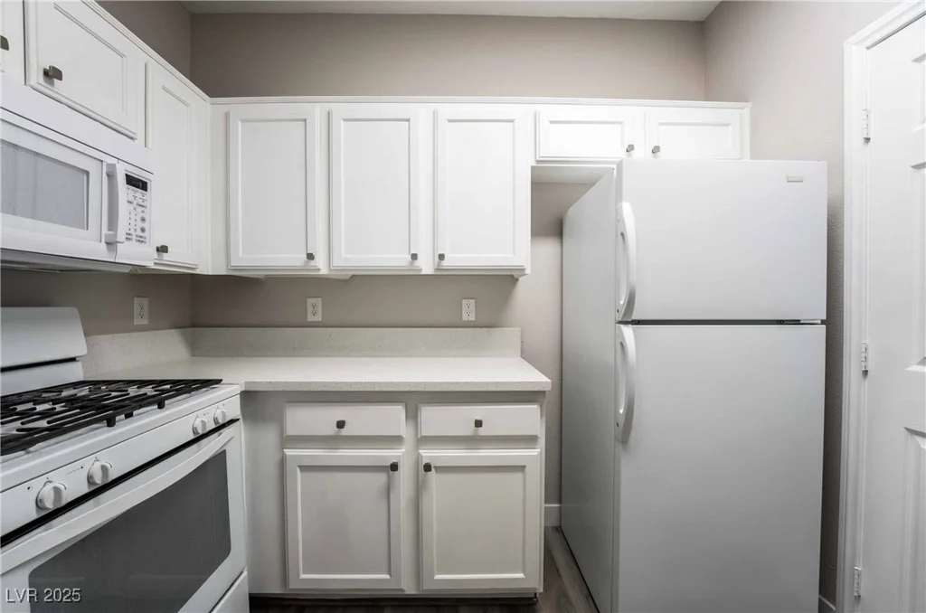 5855 Valley, North Las Vegas, NV 89031