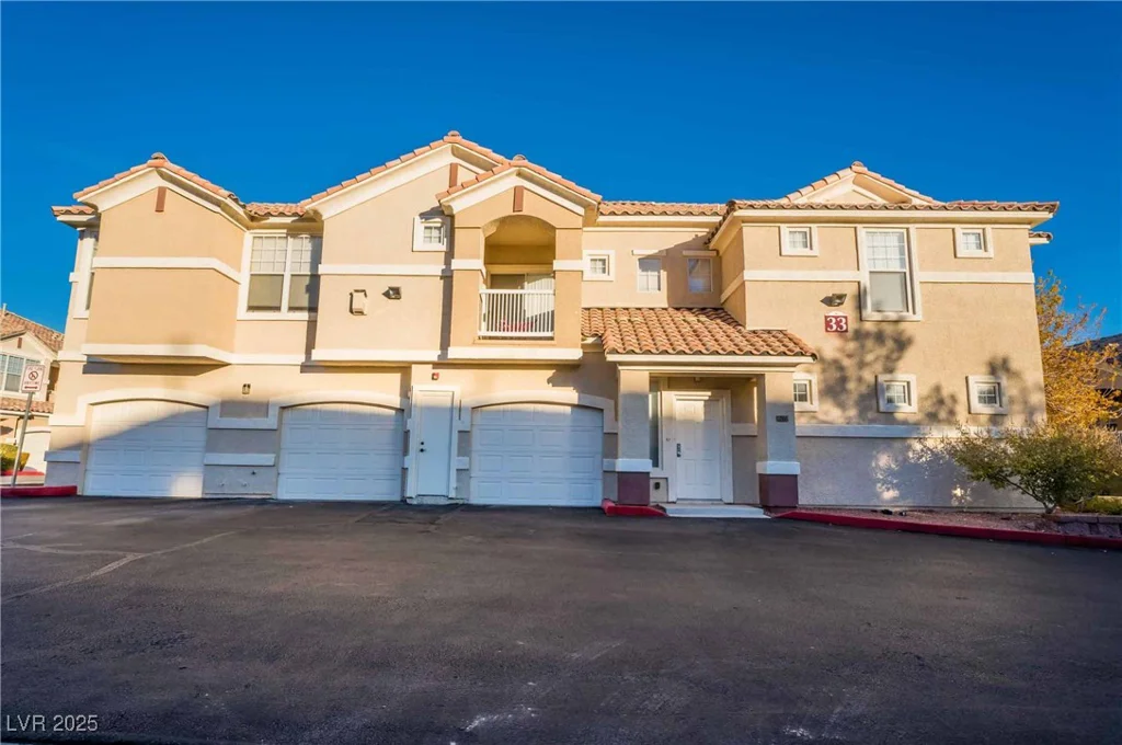 5855 Valley, North Las Vegas, NV 89031