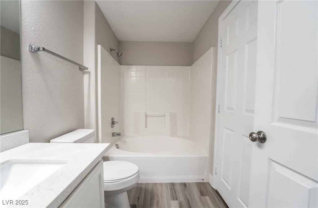 5855 Valley, North Las Vegas, NV 89031