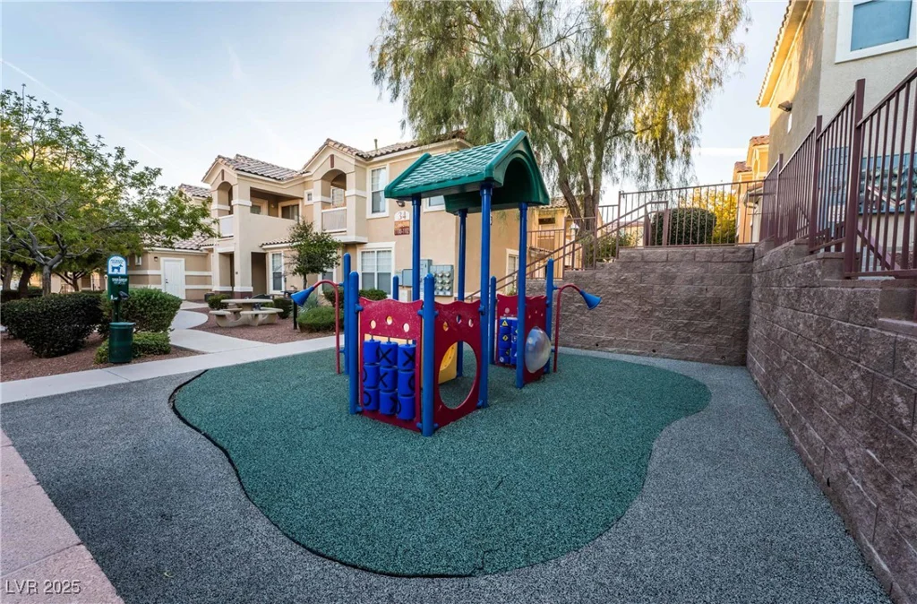 5855 Valley, North Las Vegas, NV 89031