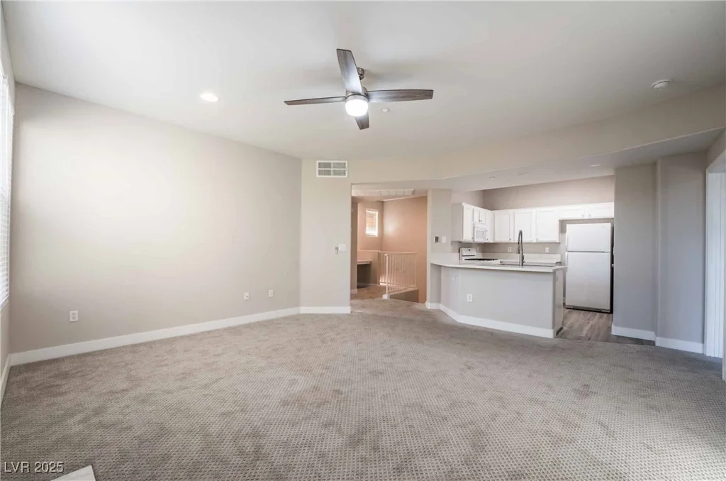 5855 Valley, North Las Vegas, NV 89031