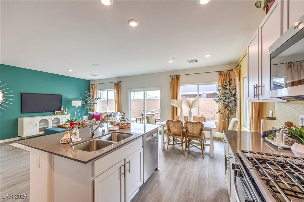 505 RED LOVEBIRD, Henderson, NV 89011