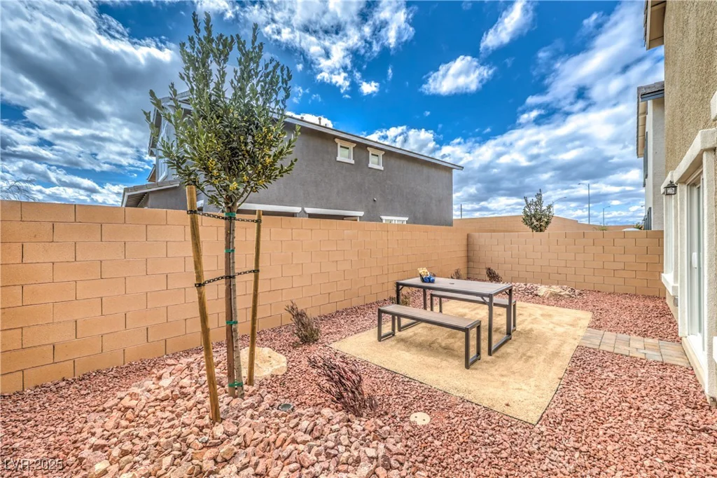 505 RED LOVEBIRD, Henderson, NV 89011