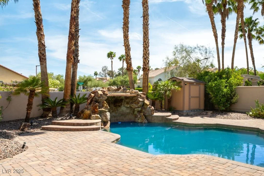 8205 Taos Paseo, Las Vegas, NV 89128