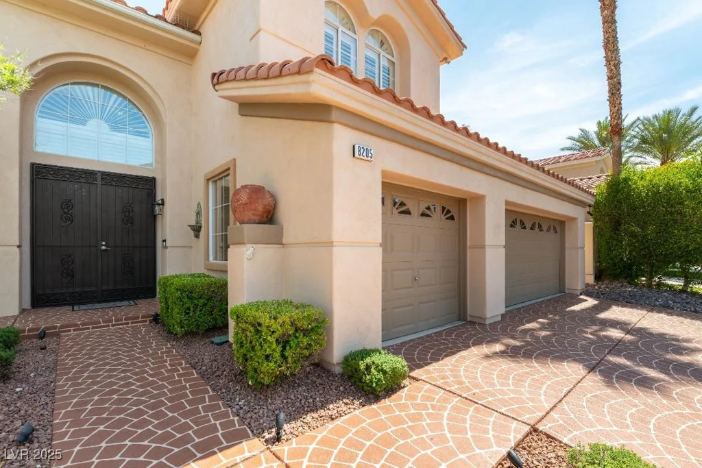 8205 Taos Paseo, Las Vegas, NV 89128