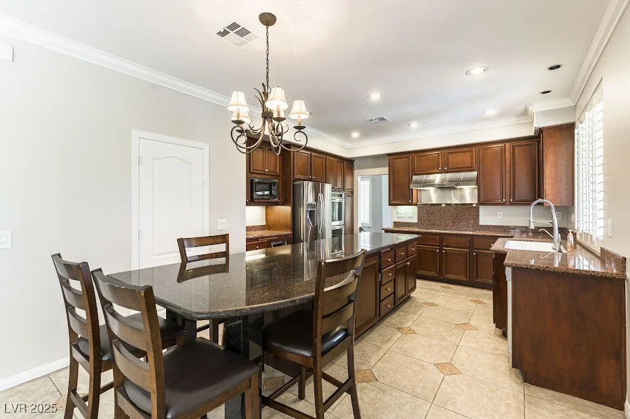 8205 Taos Paseo, Las Vegas, NV 89128