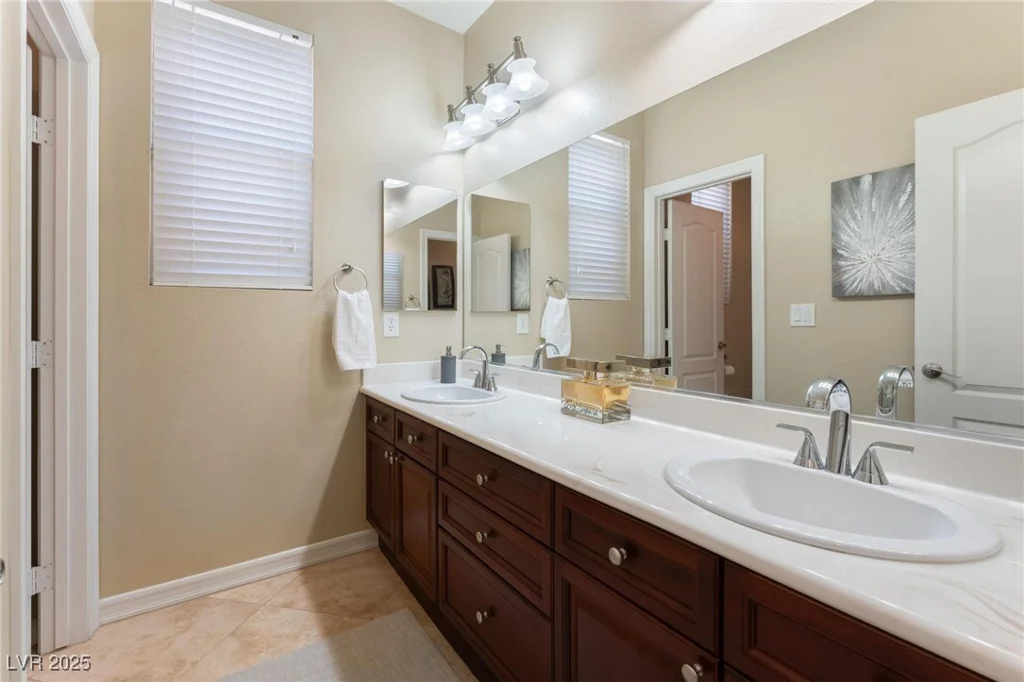7567 Desertscape, Las Vegas, NV 89178