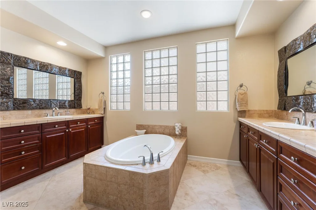 7567 Desertscape, Las Vegas, NV 89178