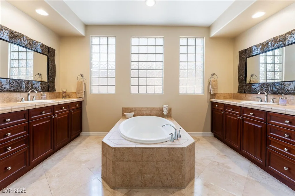 7567 Desertscape, Las Vegas, NV 89178