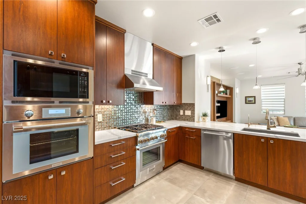 11398 Belmont Lake, Las Vegas, NV 89135