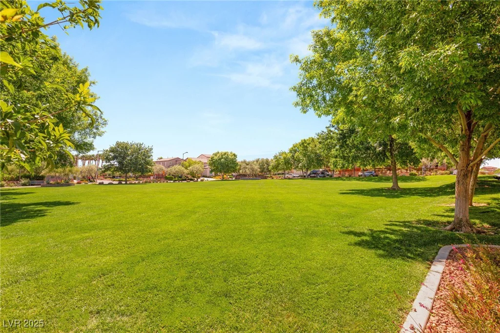 11398 Belmont Lake, Las Vegas, NV 89135