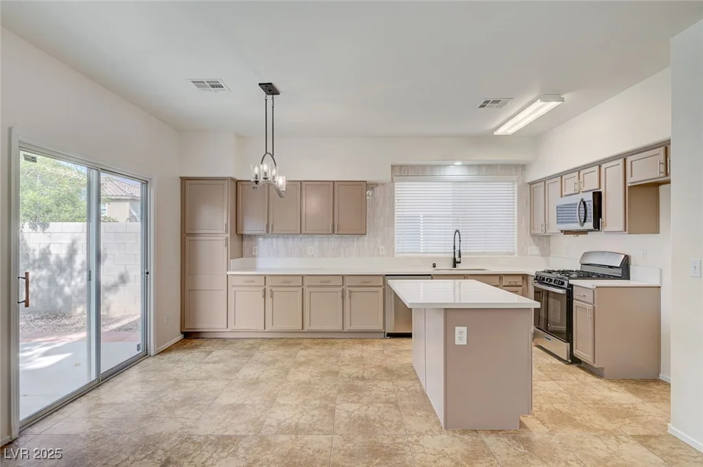 9452 Plover Falls, Las Vegas, NV 89149