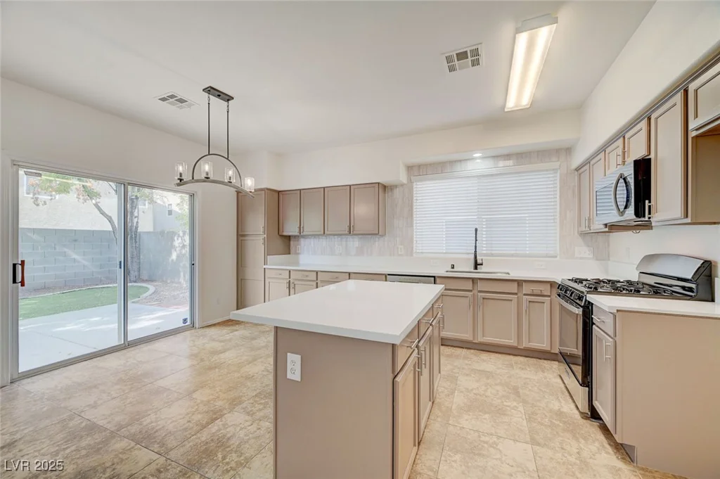 9452 Plover Falls, Las Vegas, NV 89149