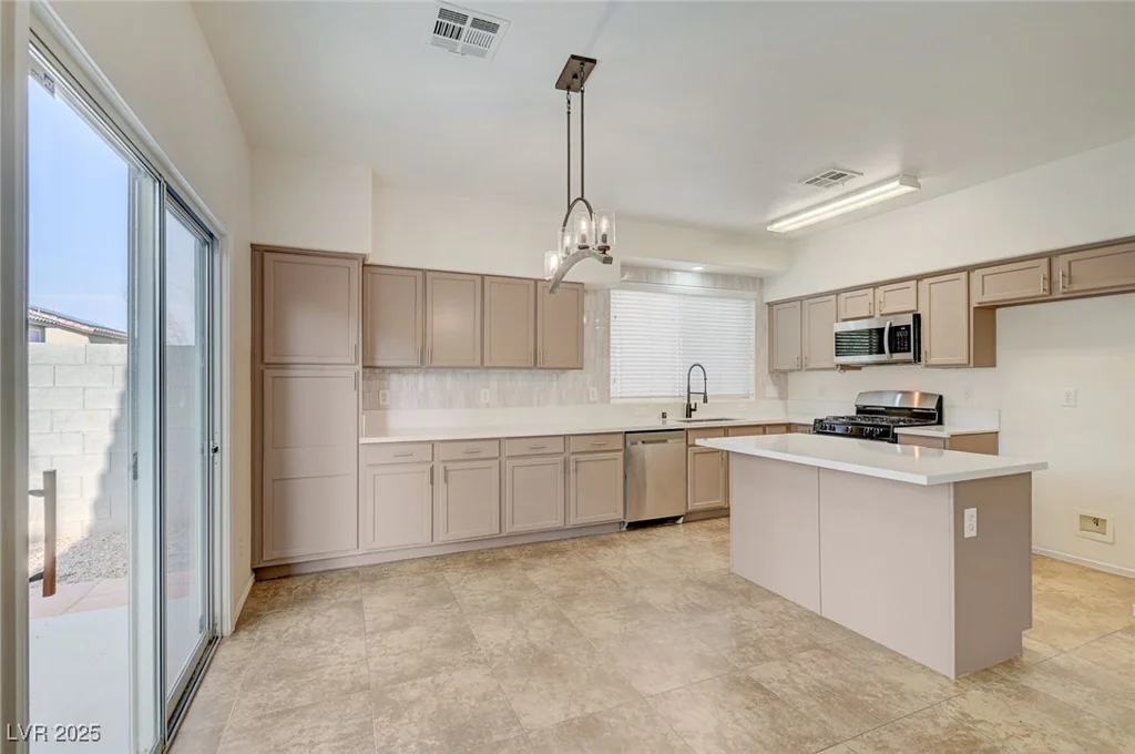 9452 Plover Falls, Las Vegas, NV 89149