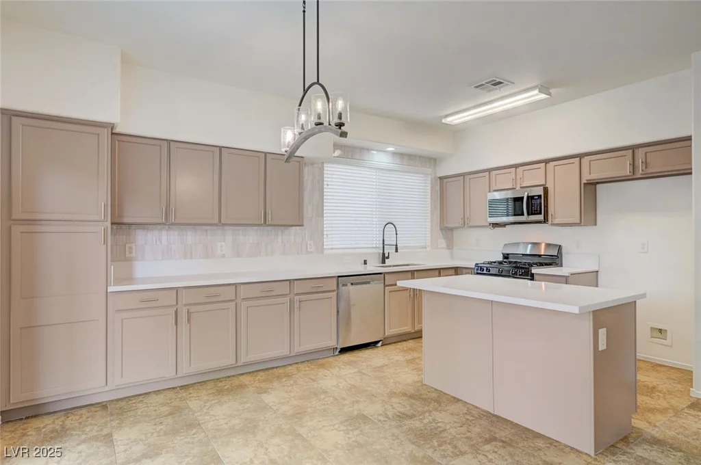 9452 Plover Falls, Las Vegas, NV 89149