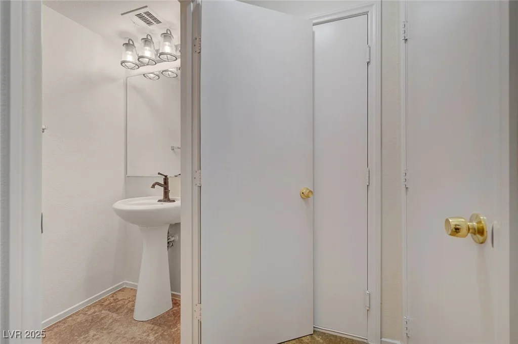 9452 Plover Falls, Las Vegas, NV 89149