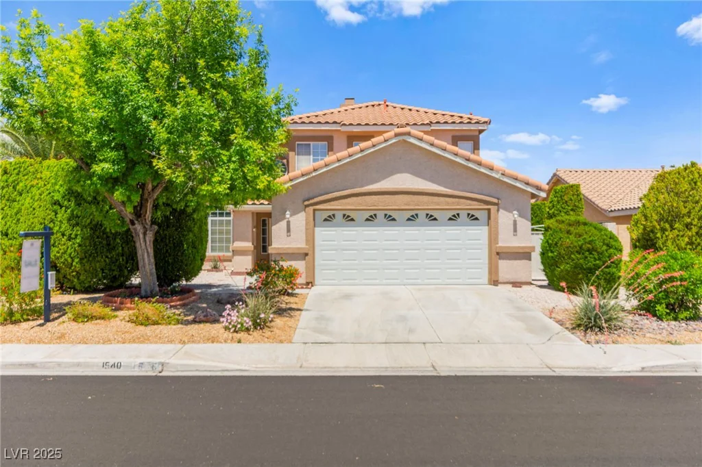 1540 Singing Bird, North Las Vegas, NV 89031