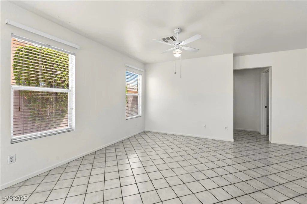 1540 Singing Bird, North Las Vegas, NV 89031