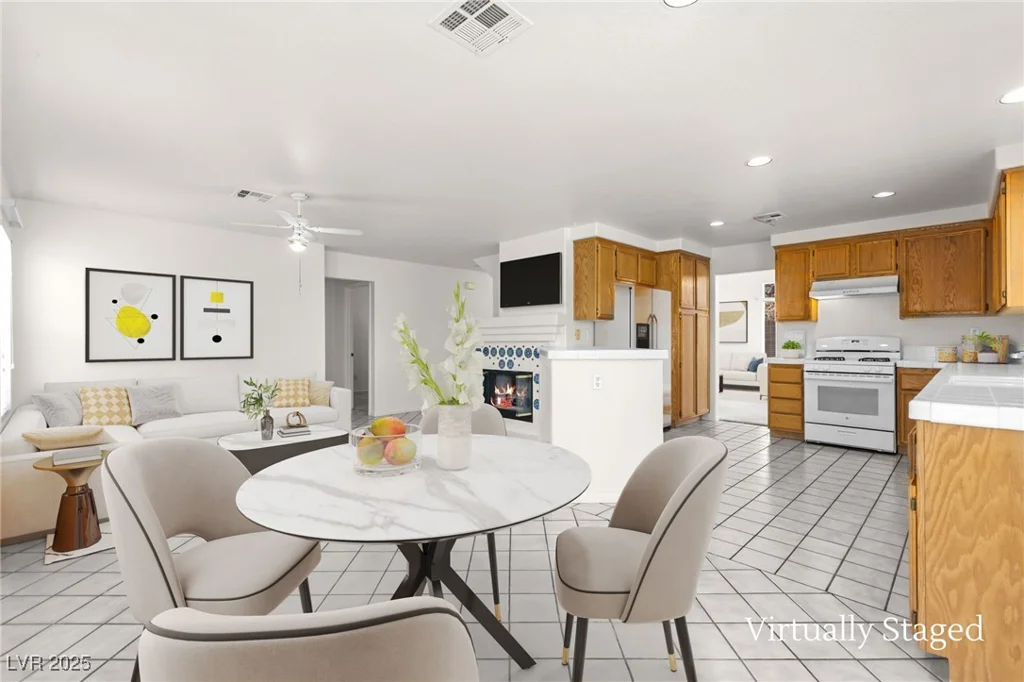 1540 Singing Bird, North Las Vegas, NV 89031