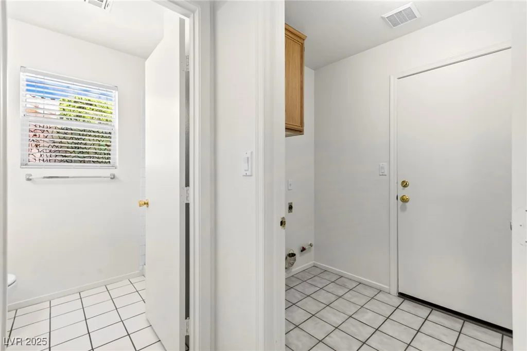 1540 Singing Bird, North Las Vegas, NV 89031
