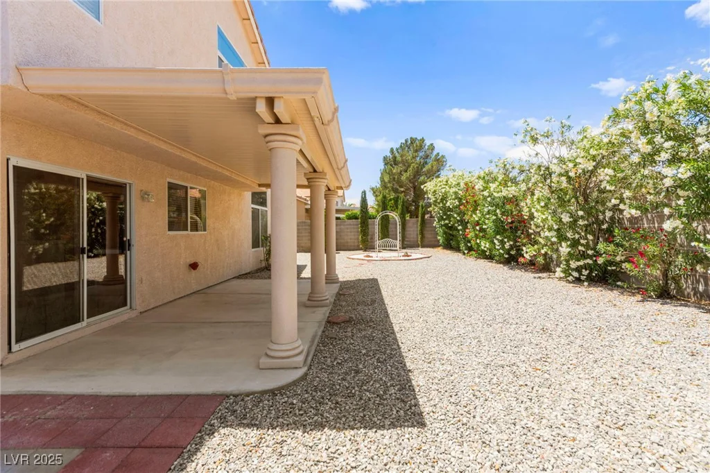 1540 Singing Bird, North Las Vegas, NV 89031