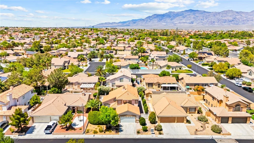 1540 Singing Bird, North Las Vegas, NV 89031