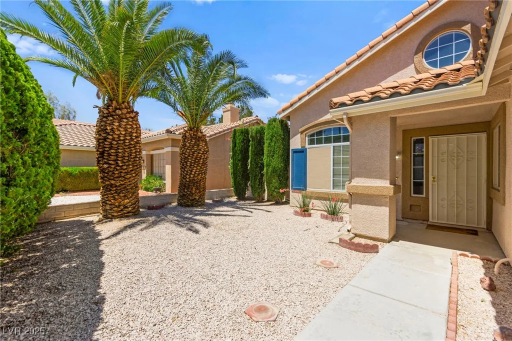 1540 Singing Bird, North Las Vegas, NV 89031