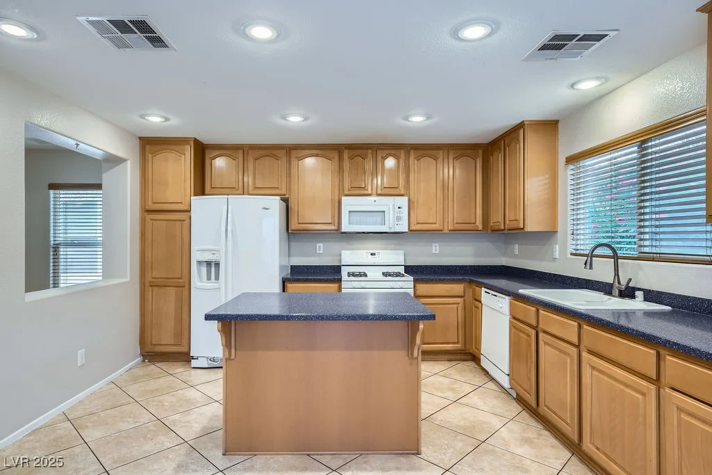 765 Jewel Tower, Las Vegas, NV 89178