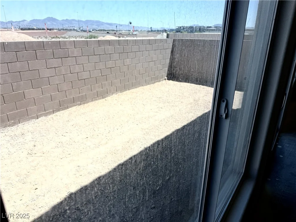 10400 LUNA MEZZO ST, Las Vegas, NV 89141
