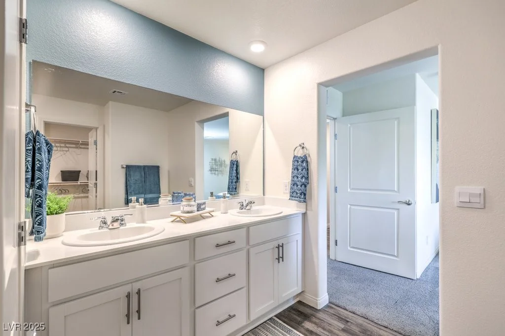 10400 LUNA MEZZO ST, Las Vegas, NV 89141