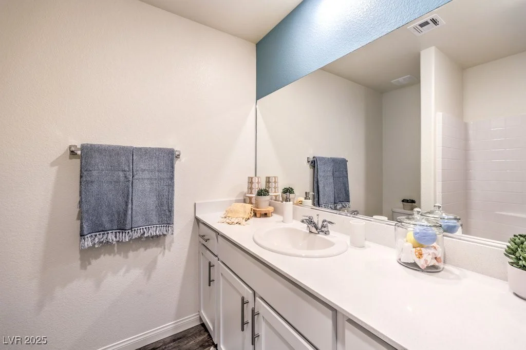 10400 LUNA MEZZO ST, Las Vegas, NV 89141