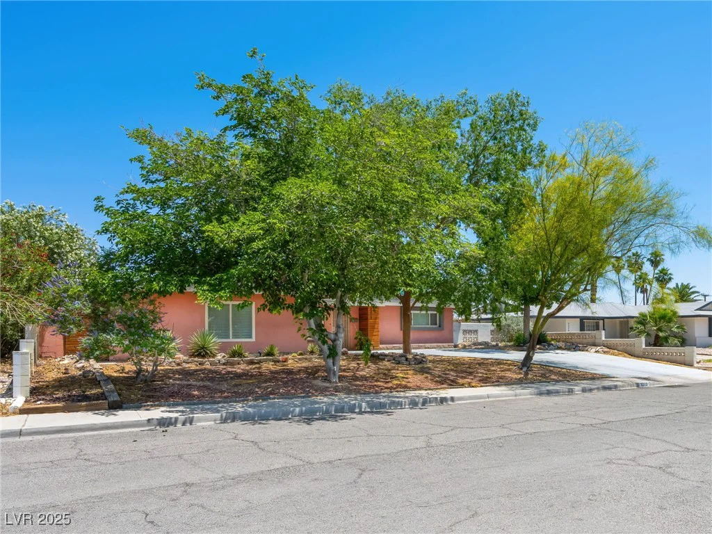 3212 Silver Saddle, Las Vegas, NV 89169