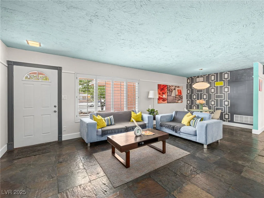 3212 Silver Saddle, Las Vegas, NV 89169