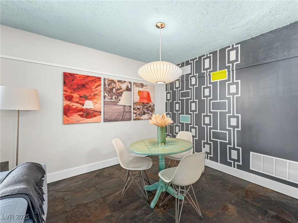 3212 Silver Saddle, Las Vegas, NV 89169
