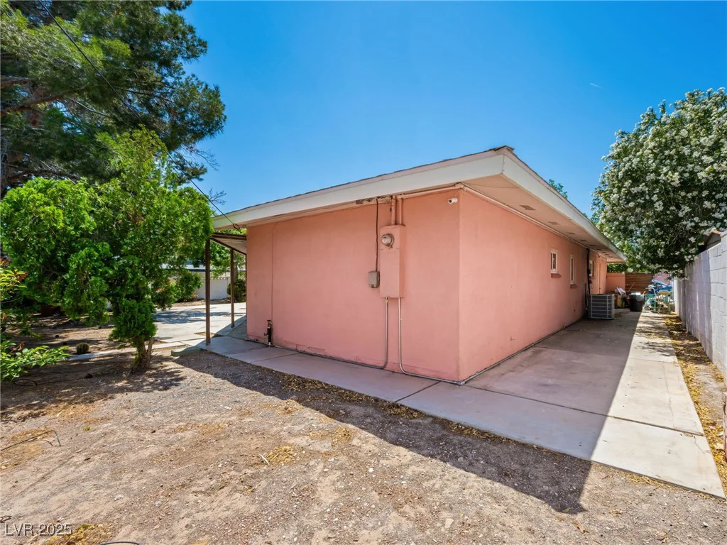 3212 Silver Saddle, Las Vegas, NV 89169