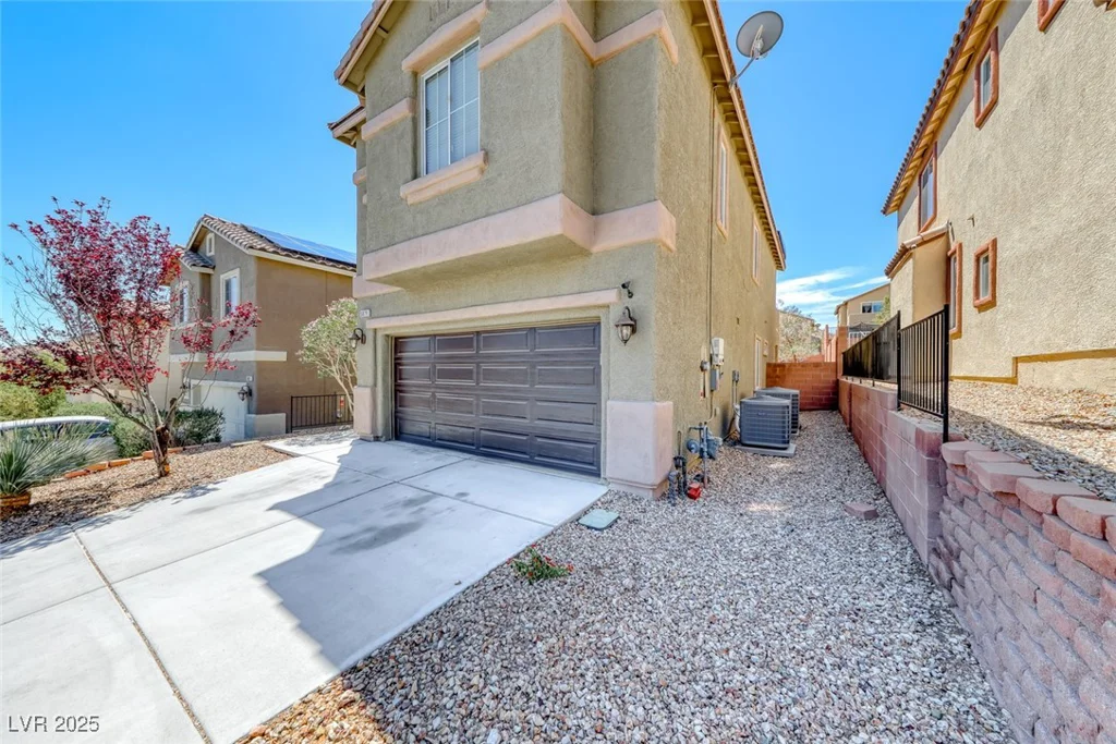 5079 Quiet Falls, Las Vegas, NV 89141