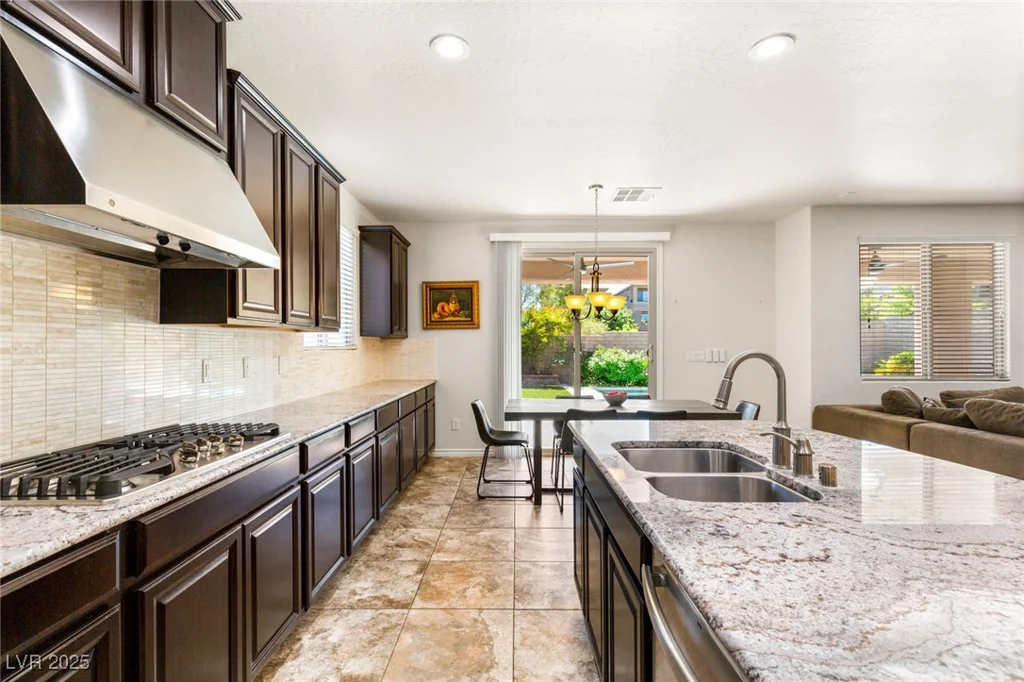 749 MIDDLE BEACH, Las Vegas, NV 89138