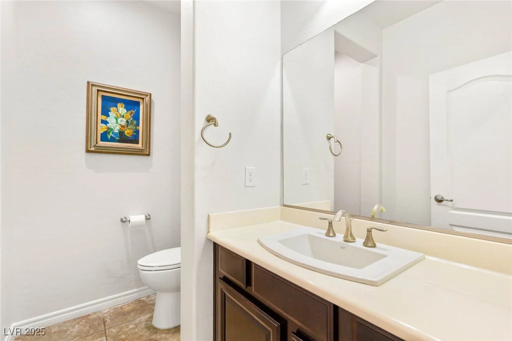 749 MIDDLE BEACH, Las Vegas, NV 89138