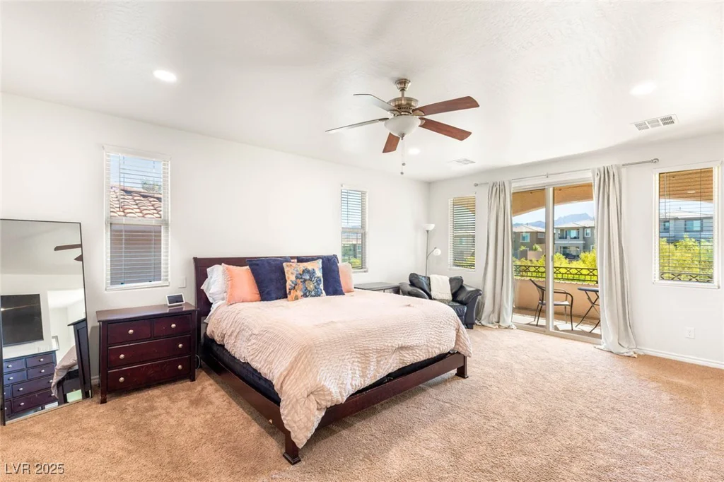 749 MIDDLE BEACH, Las Vegas, NV 89138