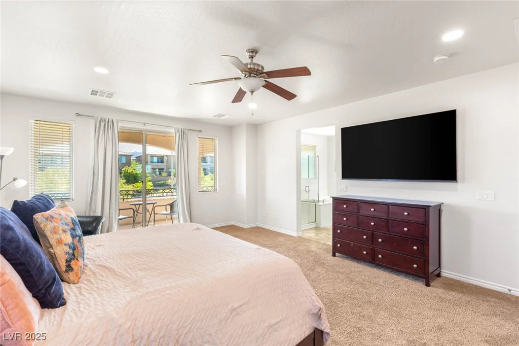 749 MIDDLE BEACH, Las Vegas, NV 89138