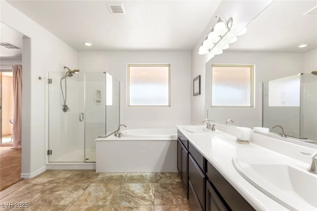 749 MIDDLE BEACH, Las Vegas, NV 89138