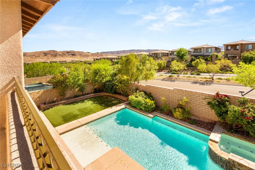 749 MIDDLE BEACH, Las Vegas, NV 89138