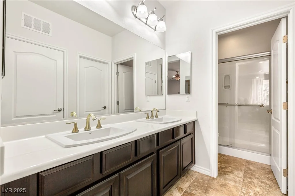 749 MIDDLE BEACH, Las Vegas, NV 89138
