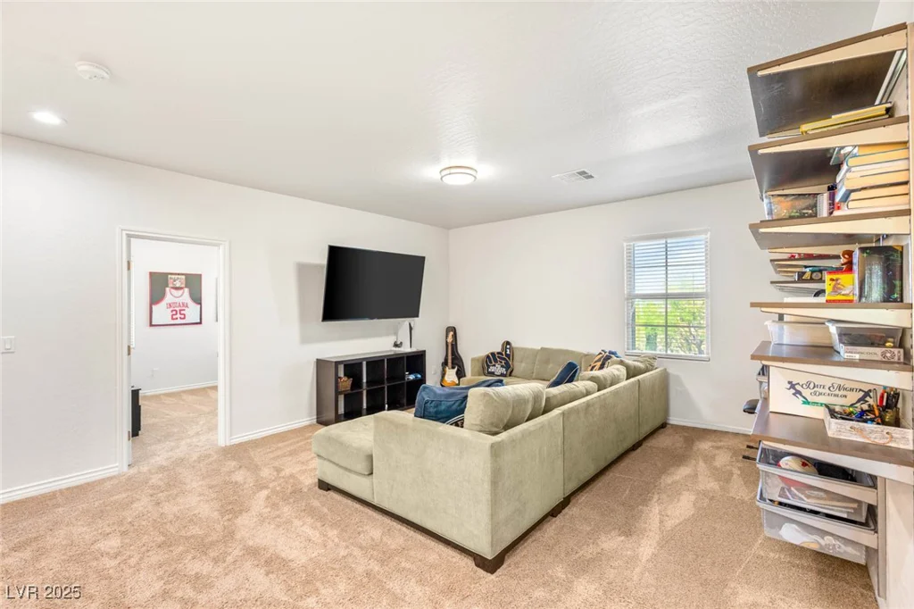 749 MIDDLE BEACH, Las Vegas, NV 89138